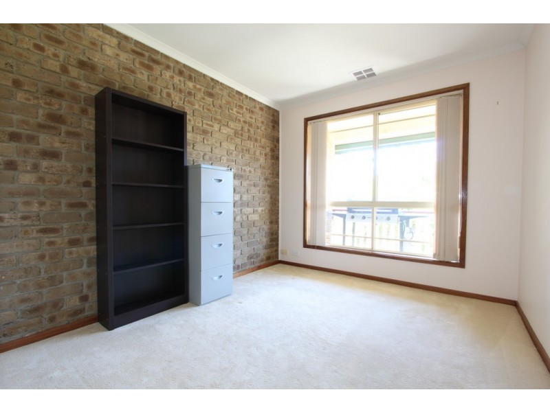 5 Baden Place, Queanbeyan NSW 2620