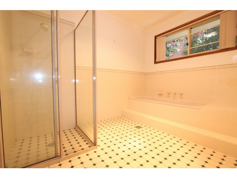 5 Baden Place, Queanbeyan NSW 2620