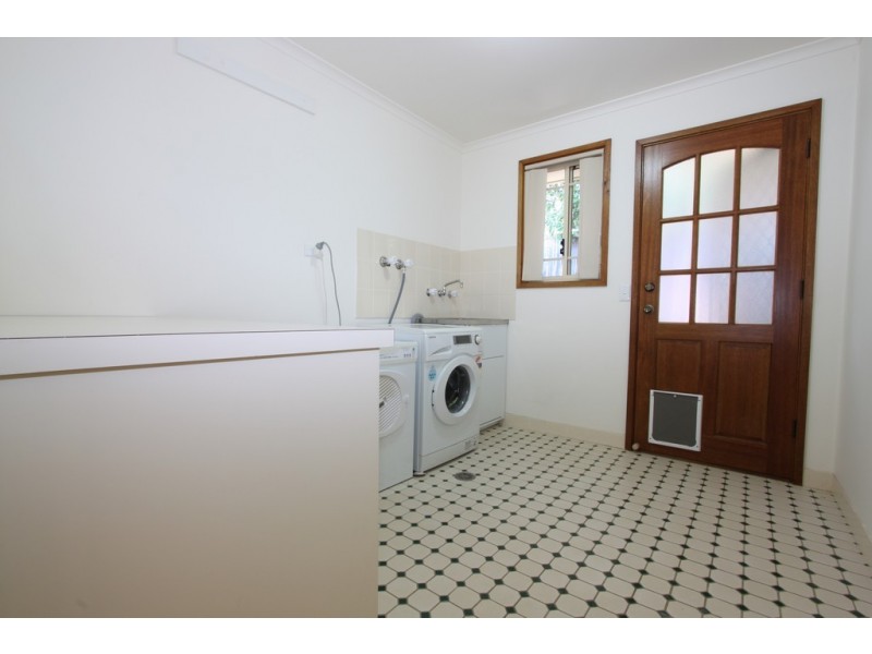 5 Baden Place, Queanbeyan NSW 2620