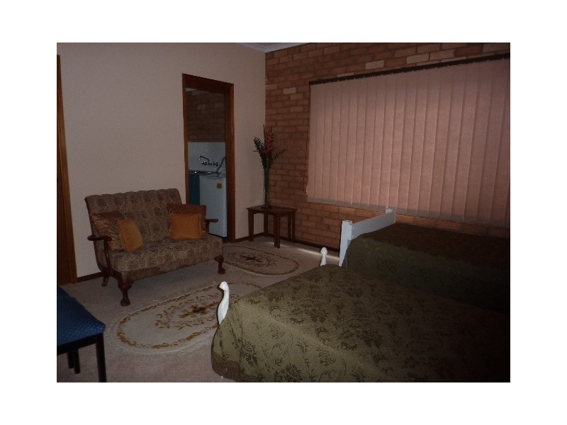 120 Candlebark Road, Queanbeyan NSW 2620