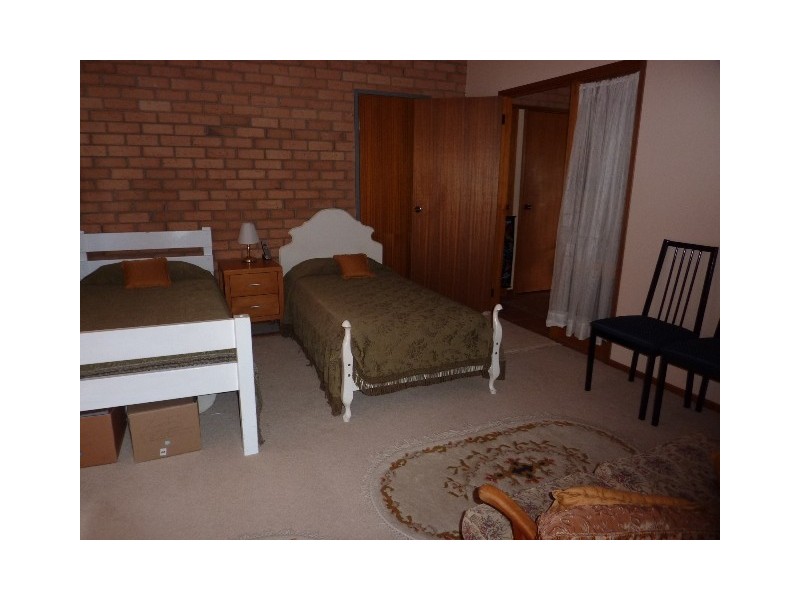 120 Candlebark Road, Queanbeyan NSW 2620