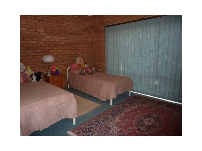 120 Candlebark Road, Queanbeyan NSW 2620
