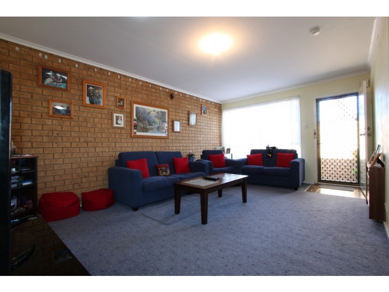 2/30 Donald Road, Queanbeyan NSW 2620