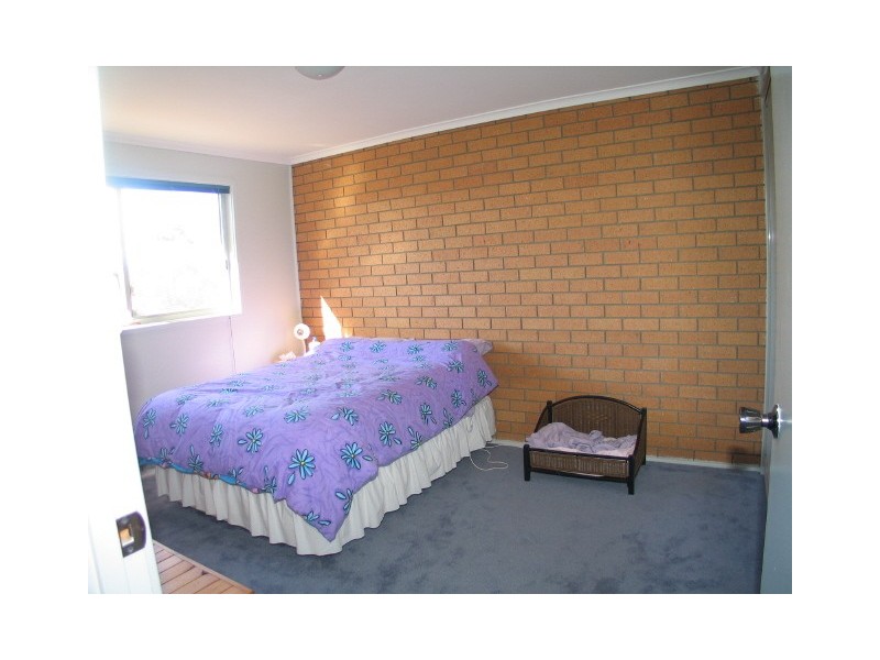4/11-13 Hakea Street, Queanbeyan NSW 2620