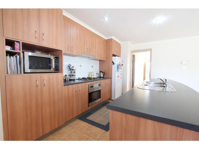 26 Unwin Avenue, Jerrabomberra NSW 2619