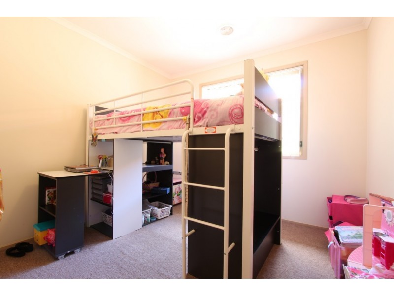 26 Unwin Avenue, Jerrabomberra NSW 2619