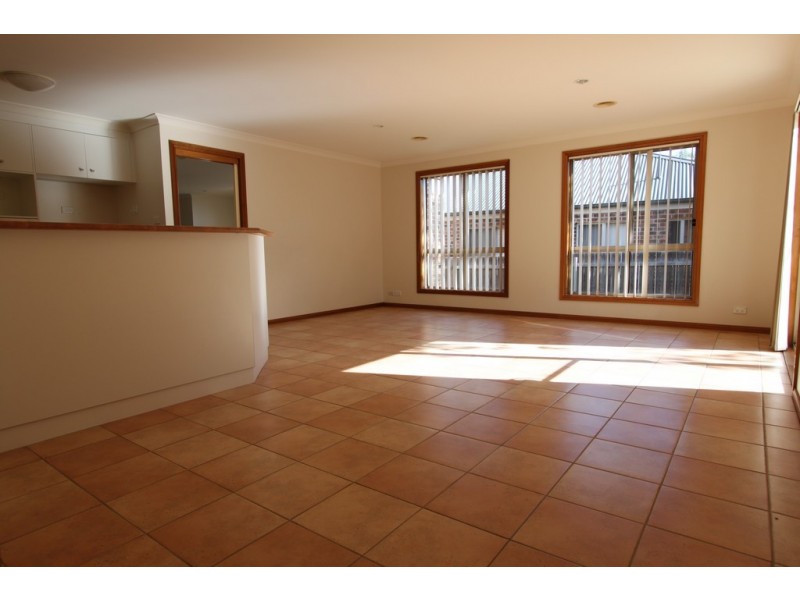 1B Albizia Place, Jerrabomberra NSW 2619