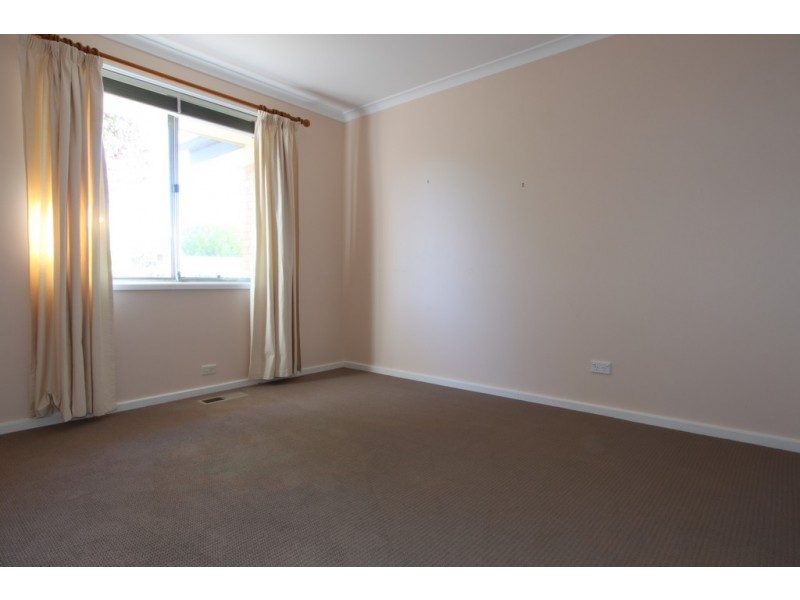 7 Dane Street, Queanbeyan NSW 2620