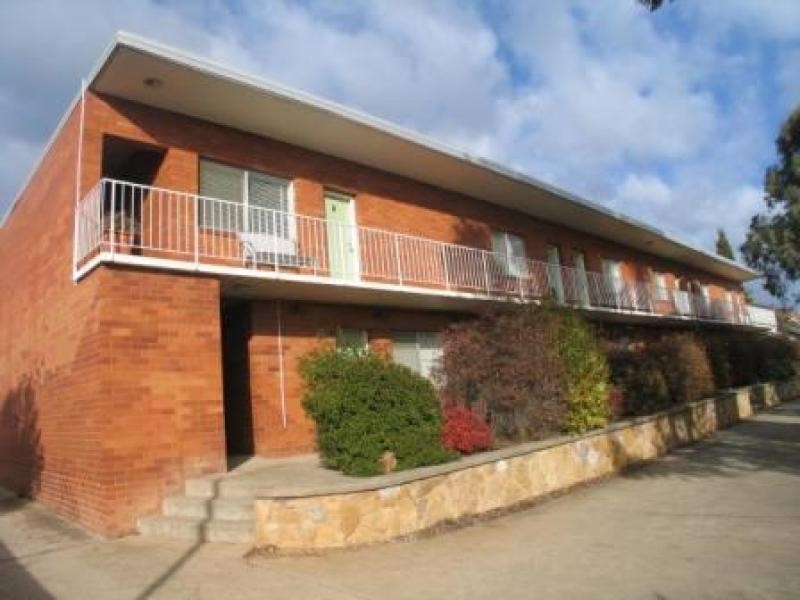 2/20 Charles Street, Queanbeyan NSW 2620