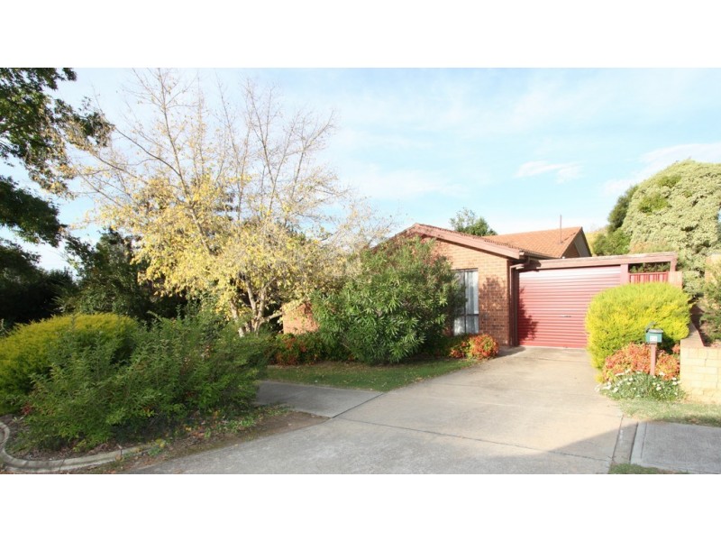 1/24  McKeahnie Street, Queanbeyan NSW 2620