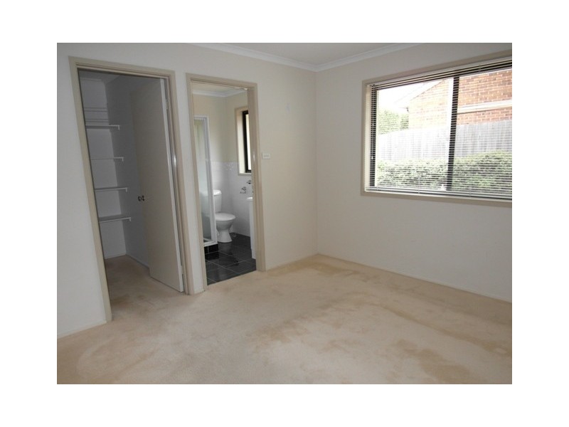 34 Unwin Avenue, Jerrabomberra NSW 2619