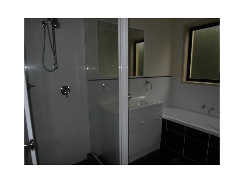 34 Unwin Avenue, Jerrabomberra NSW 2619