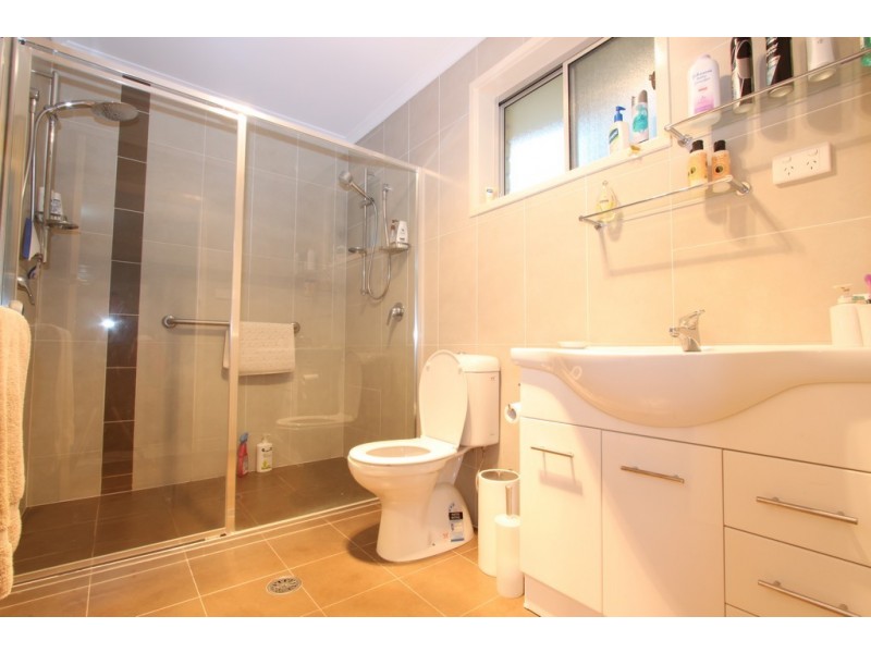 4 Cypress Place, Queanbeyan NSW 2620