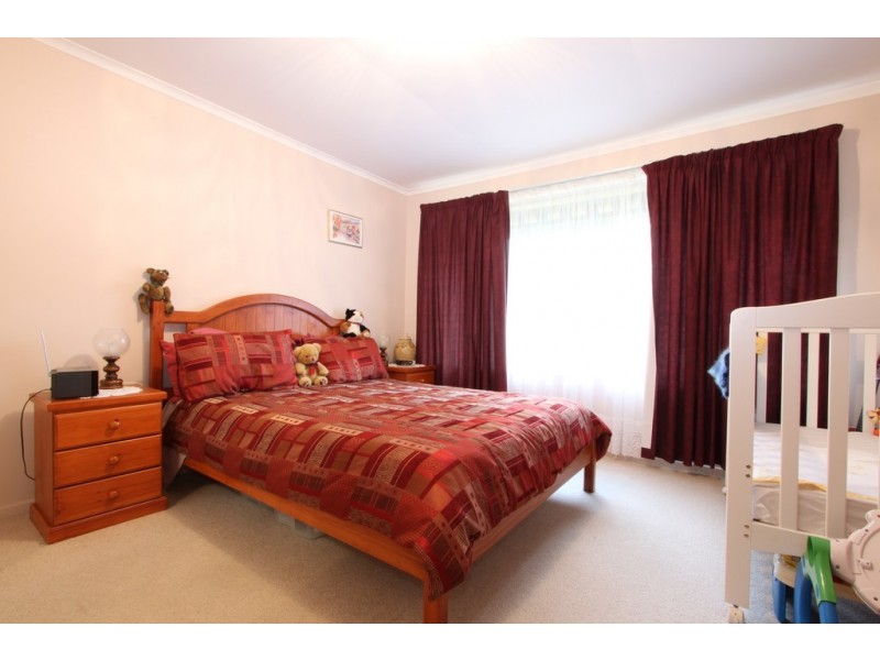 4 Cypress Place, Queanbeyan NSW 2620