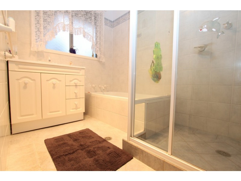 4 Cypress Place, Queanbeyan NSW 2620