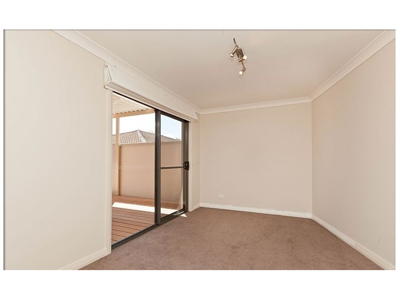 17 Christopher Crescent, Queanbeyan NSW 2620