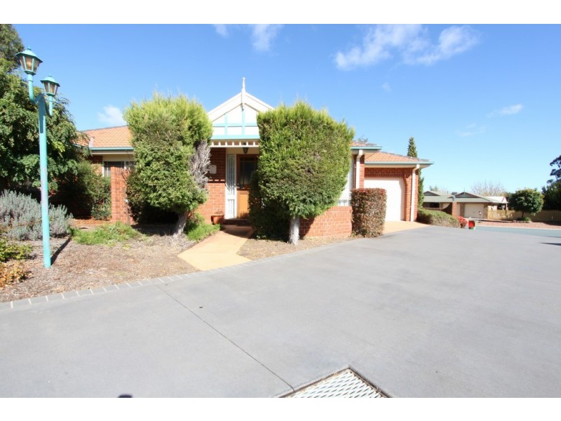 1/1-3 Forest Drive, Jerrabomberra NSW 2619