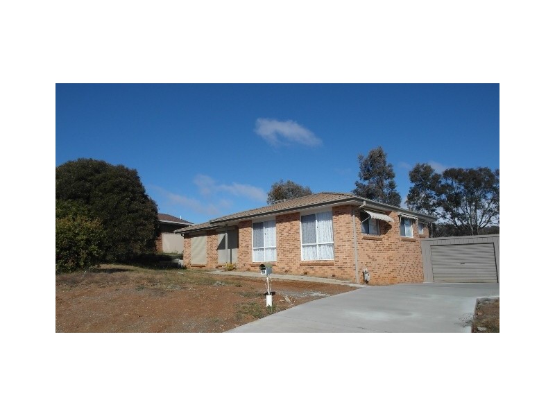 19 Crest Park Parade, Queanbeyan NSW 2620