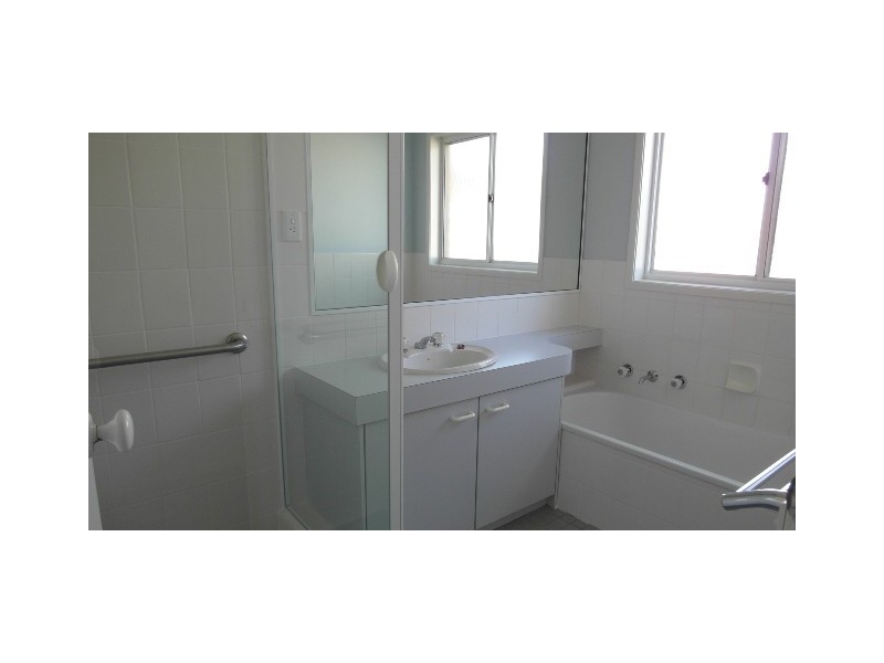 19 Crest Park Parade, Queanbeyan NSW 2620