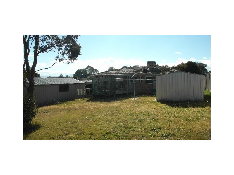 19 Crest Park Parade, Queanbeyan NSW 2620