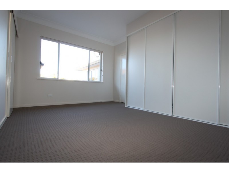 1/26 Carrington Street, Queanbeyan NSW 2620