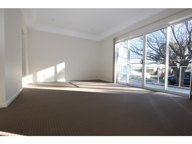 1/26 Carrington Street, Queanbeyan NSW 2620