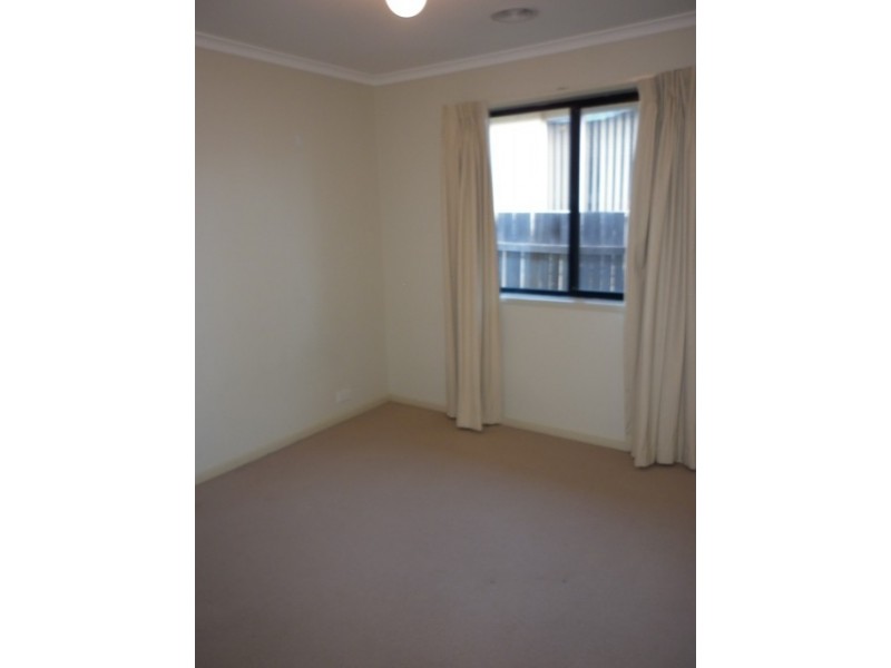 19 Tooroonga Crescent, Jerrabomberra NSW 2619