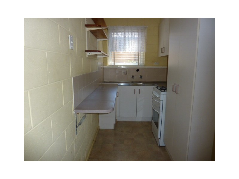 2/45 Atkinson Street, Queanbeyan NSW 2620