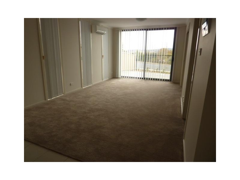 1/88 Henderson Road, Queanbeyan NSW 2620