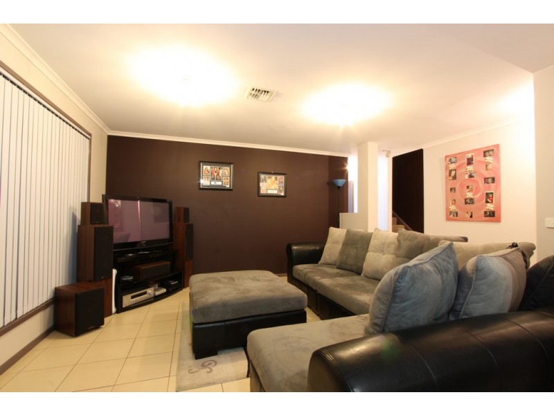 3/18 Mowatt street, Queanbeyan NSW 2620