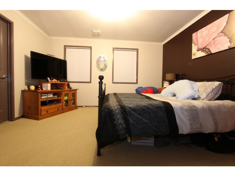 3/18 Mowatt street, Queanbeyan NSW 2620