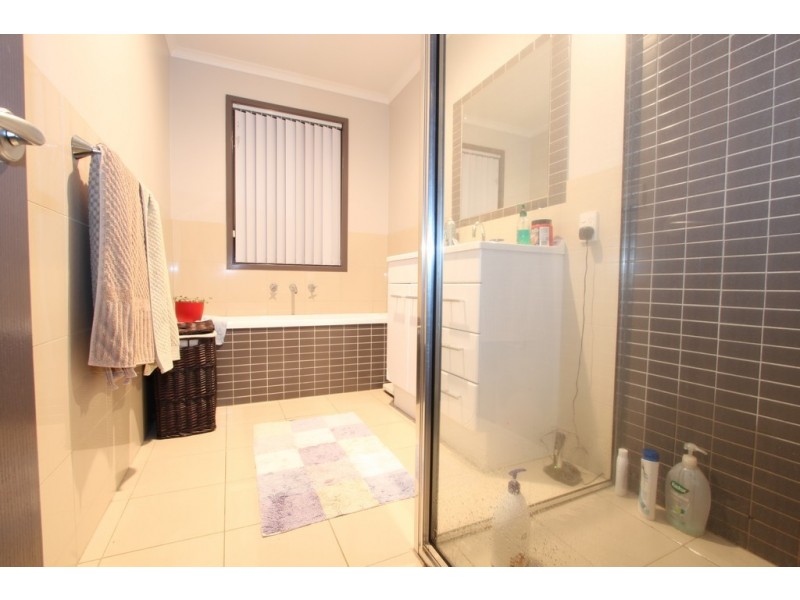 3/18 Mowatt street, Queanbeyan NSW 2620