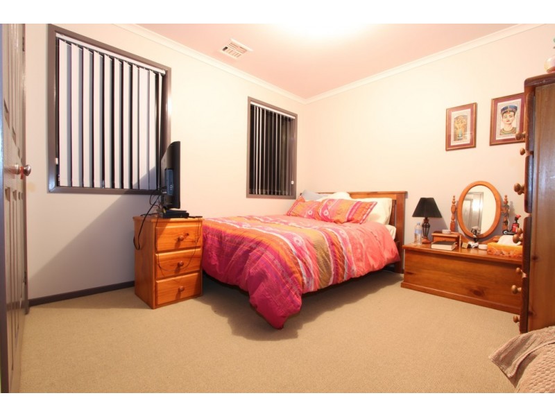 3/18 Mowatt street, Queanbeyan NSW 2620