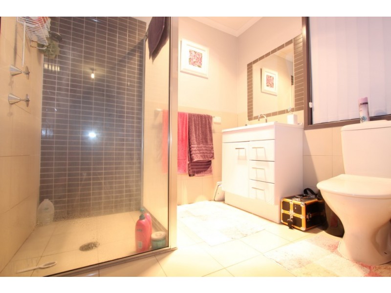 3/18 Mowatt street, Queanbeyan NSW 2620