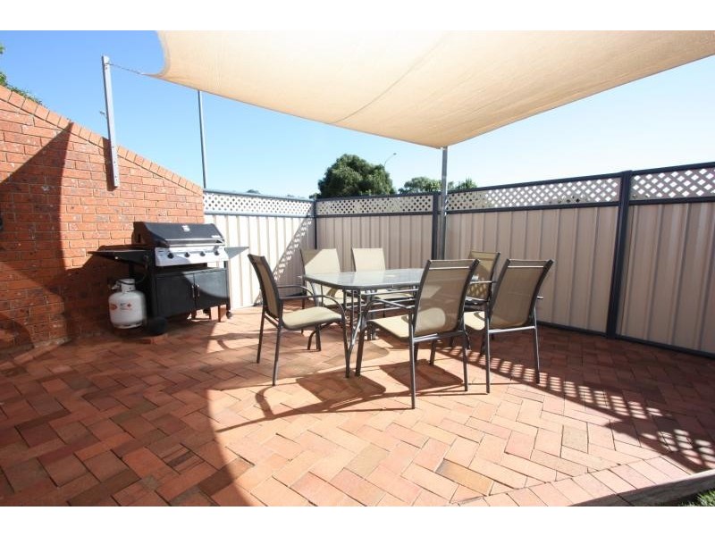14/17 Elm Way, Jerrabomberra NSW 2619