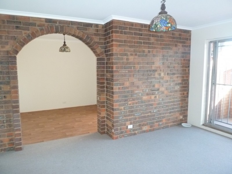 6/4 Mowatt Street, Queanbeyan NSW 2620