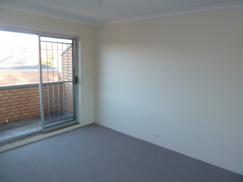 6/4 Mowatt Street, Queanbeyan NSW 2620