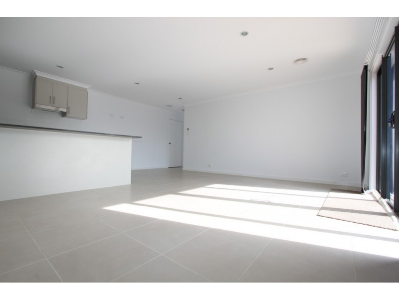 8/19-21 Henderson Road, Queanbeyan NSW 2620