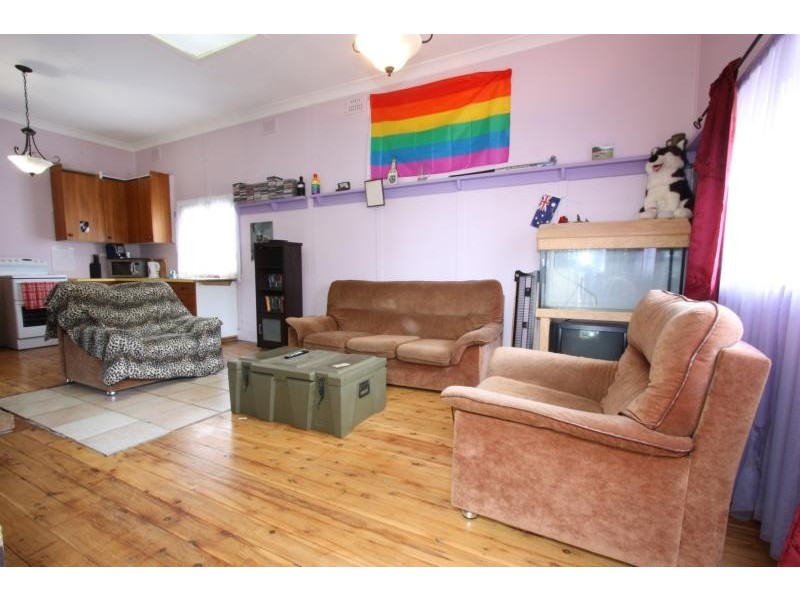 85 Uriarra Road, Queanbeyan NSW 2620