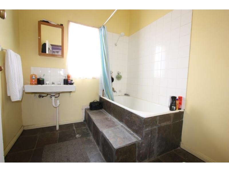 85 Uriarra Road, Queanbeyan NSW 2620