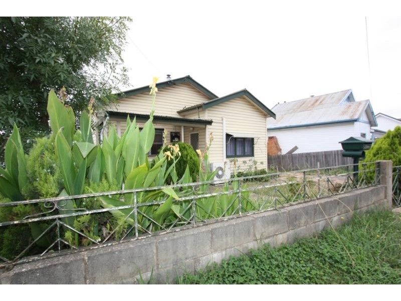 85 Uriarra Road, Queanbeyan NSW 2620