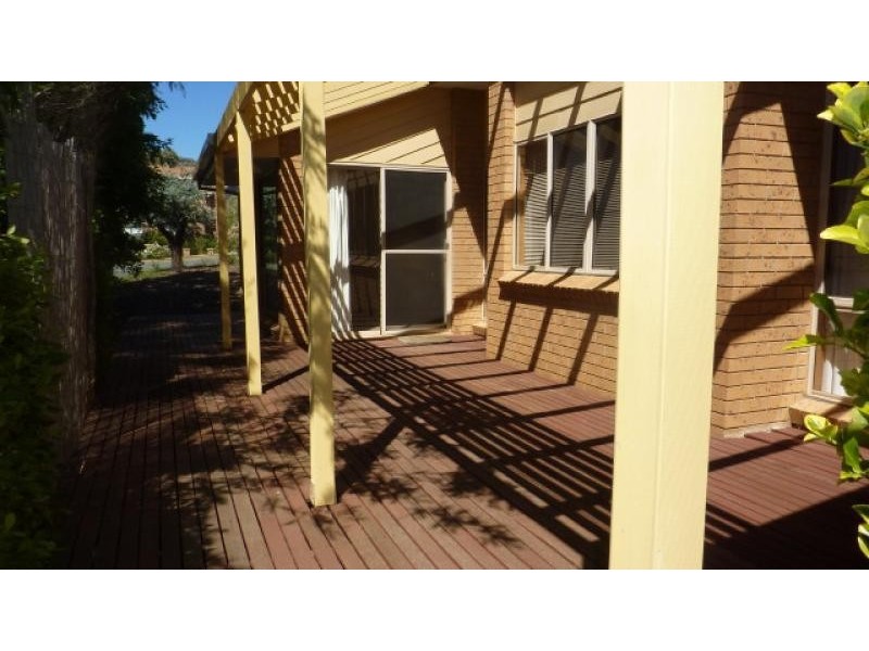 1 Esmond Avenue, Jerrabomberra NSW 2619