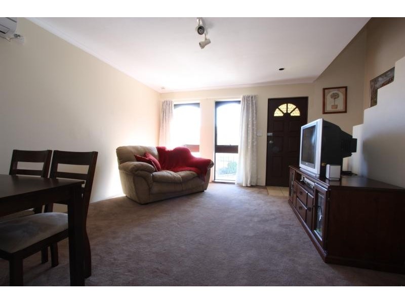 3/10 Nimmitabel Street, Queanbeyan NSW 2620