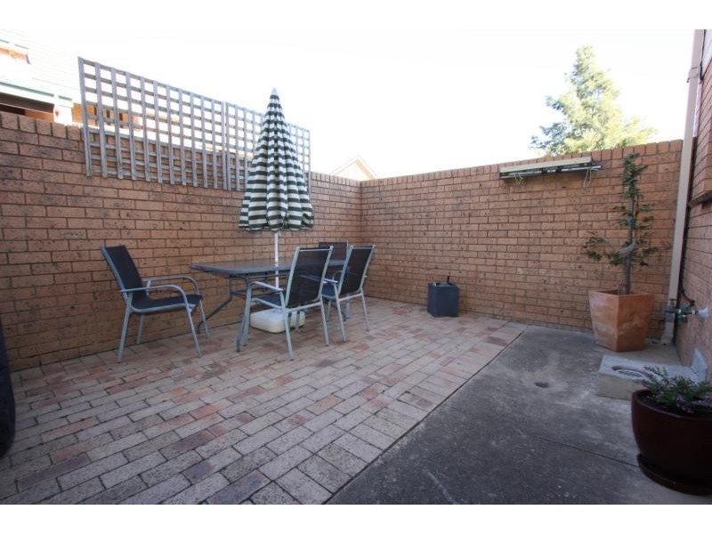 3/10 Nimmitabel Street, Queanbeyan NSW 2620