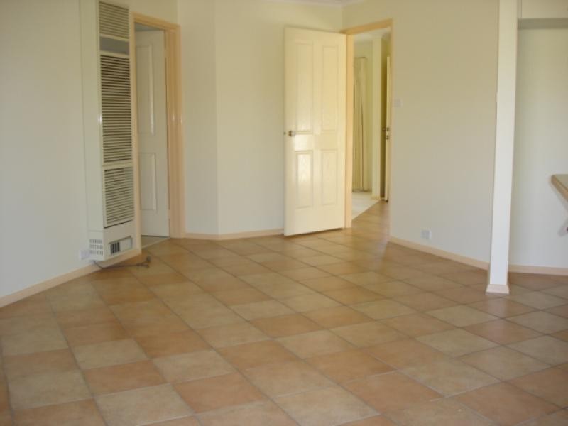 16 Halloran Drive, Jerrabomberra NSW 2619