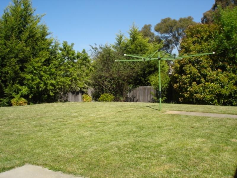 16 Halloran Drive, Jerrabomberra NSW 2619