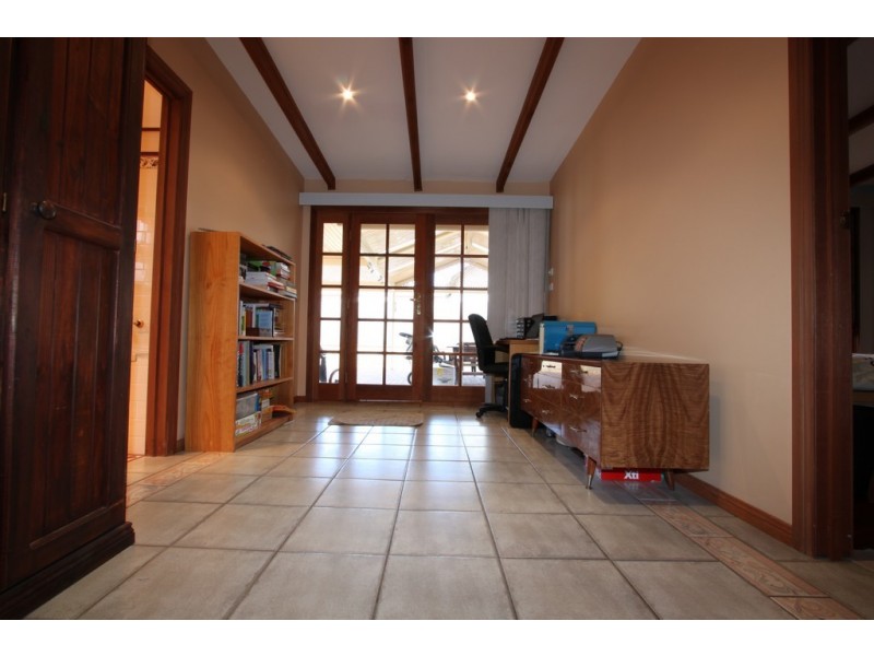 48 Henderson Road, Queanbeyan NSW 2620