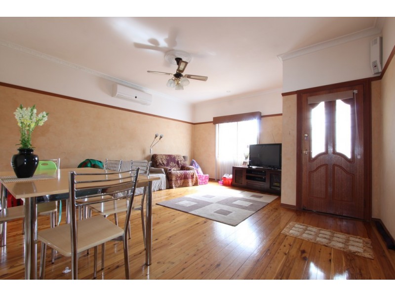 48 Henderson Road, Queanbeyan NSW 2620