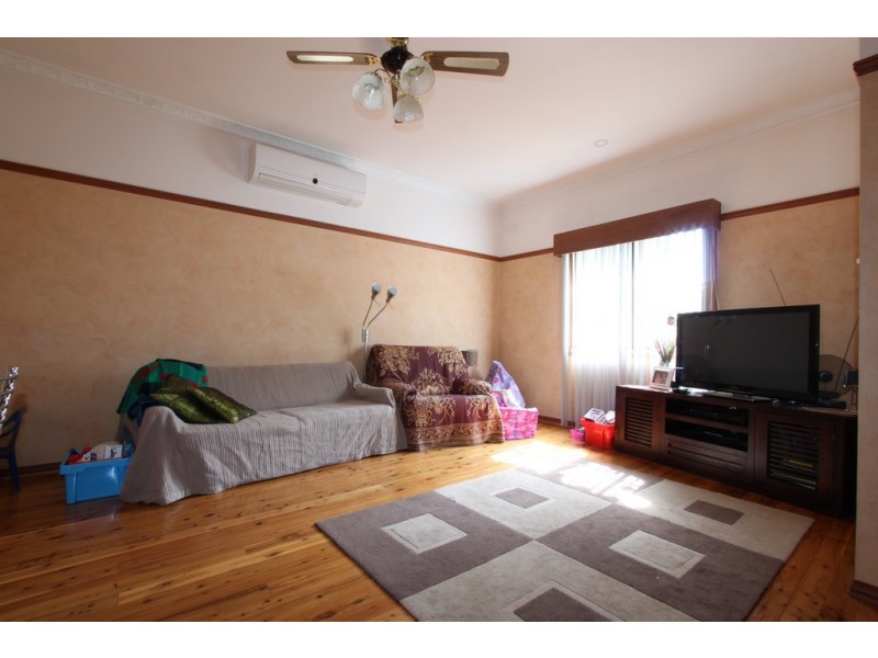 48 Henderson Road, Queanbeyan NSW 2620