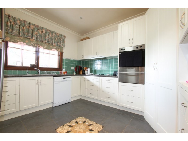 48 Henderson Road, Queanbeyan NSW 2620